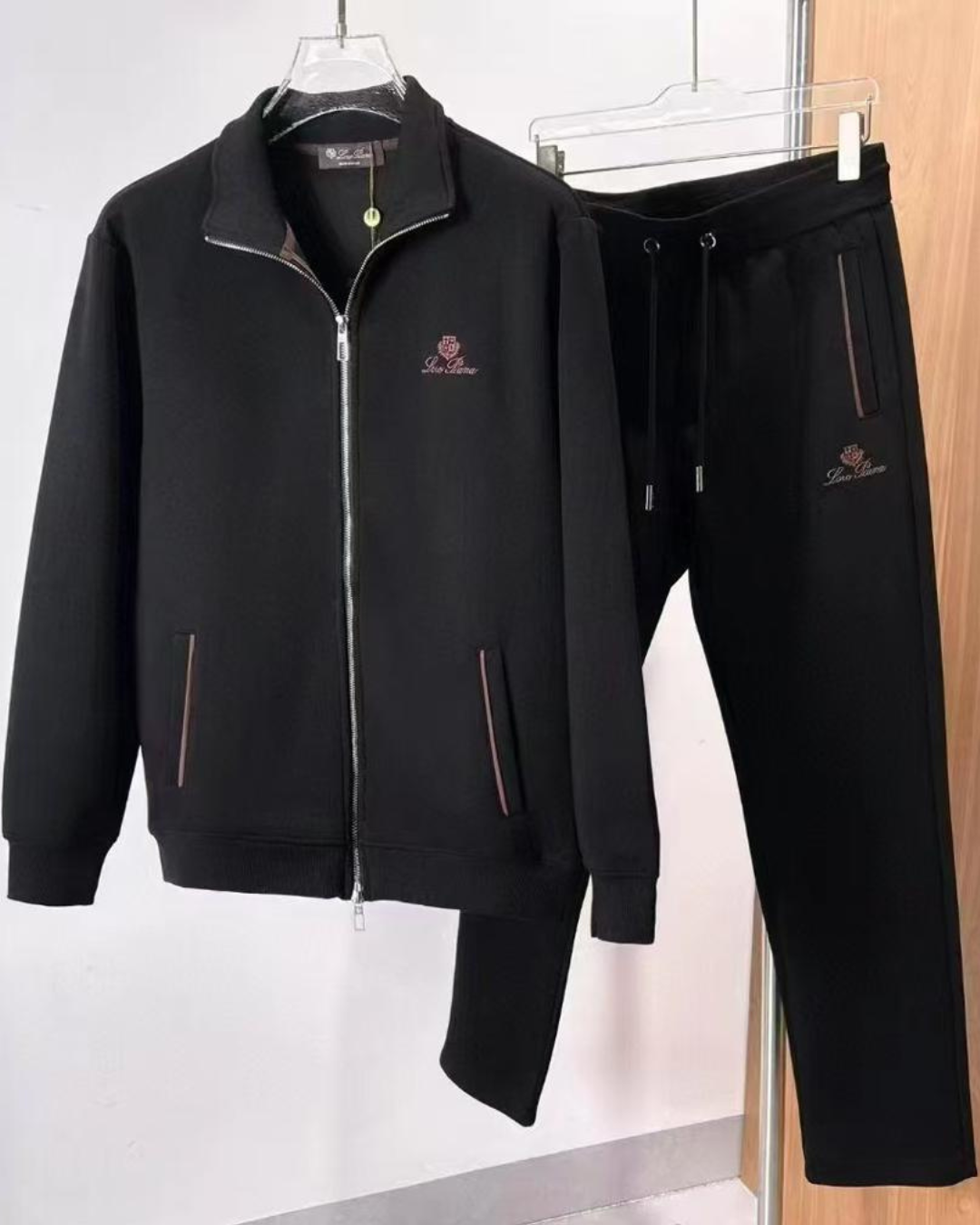 LP : Tracksuit