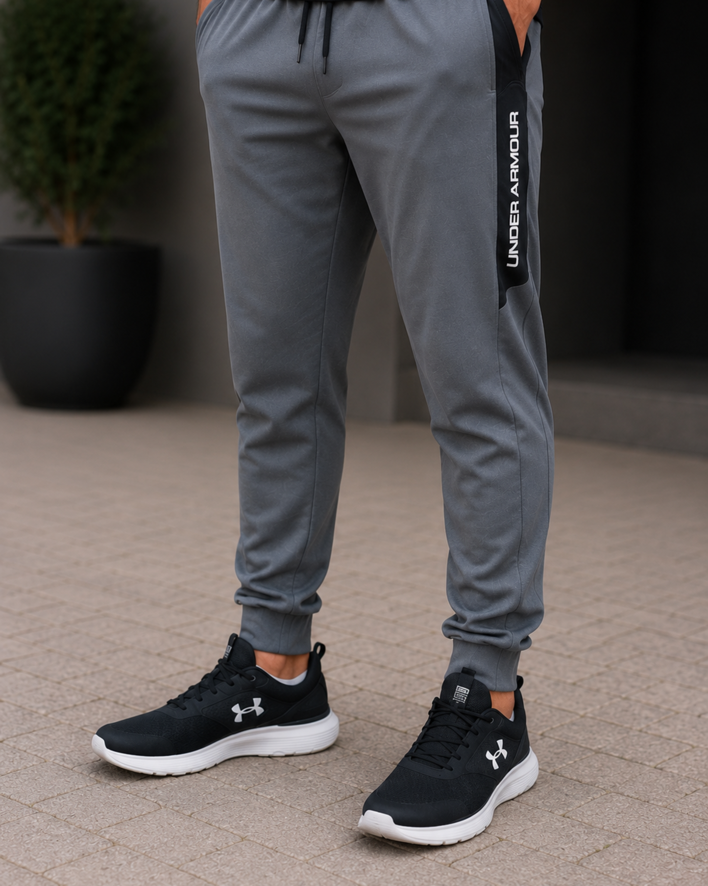 UA: Trackpants - Cuffed